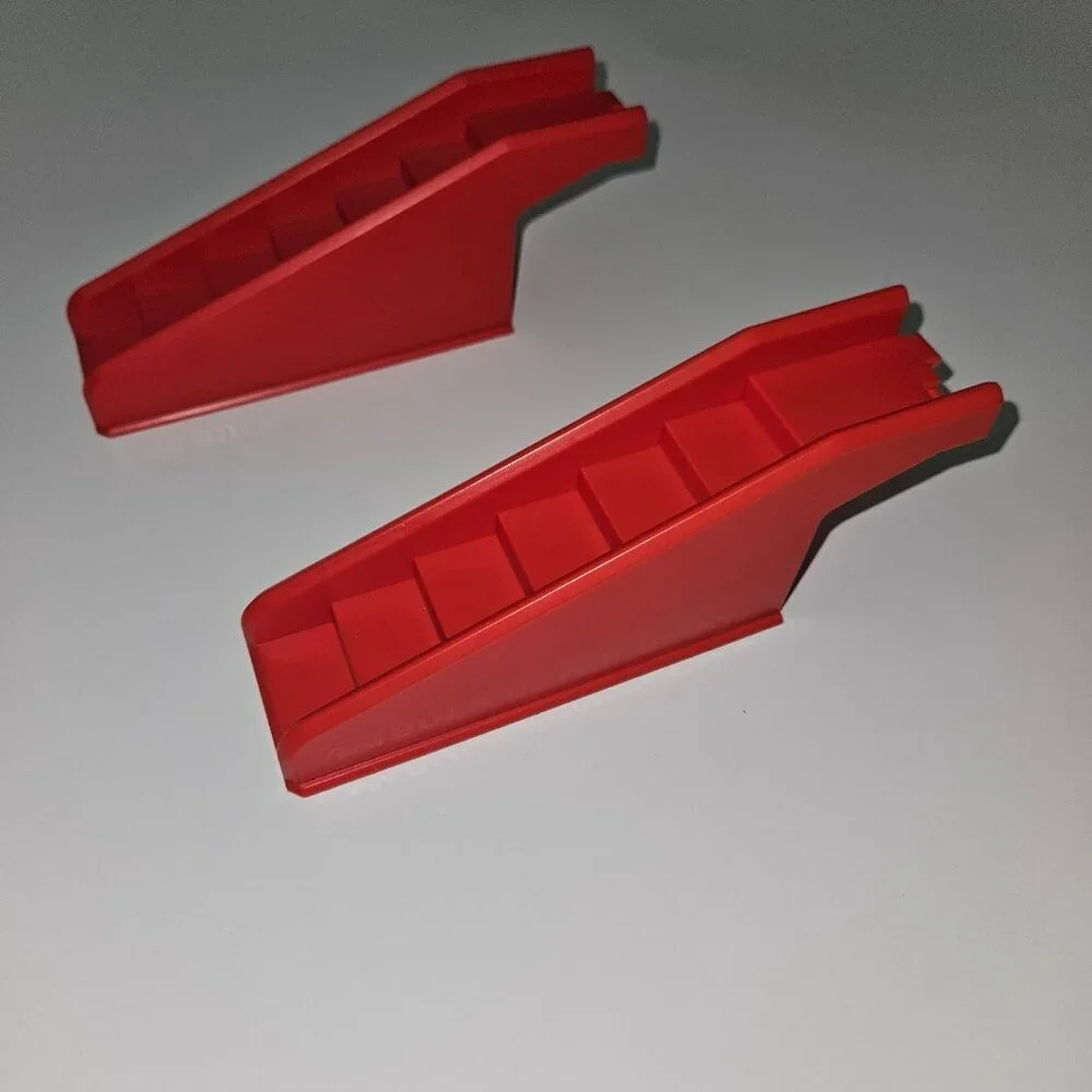 Unbranded bulk dominoes